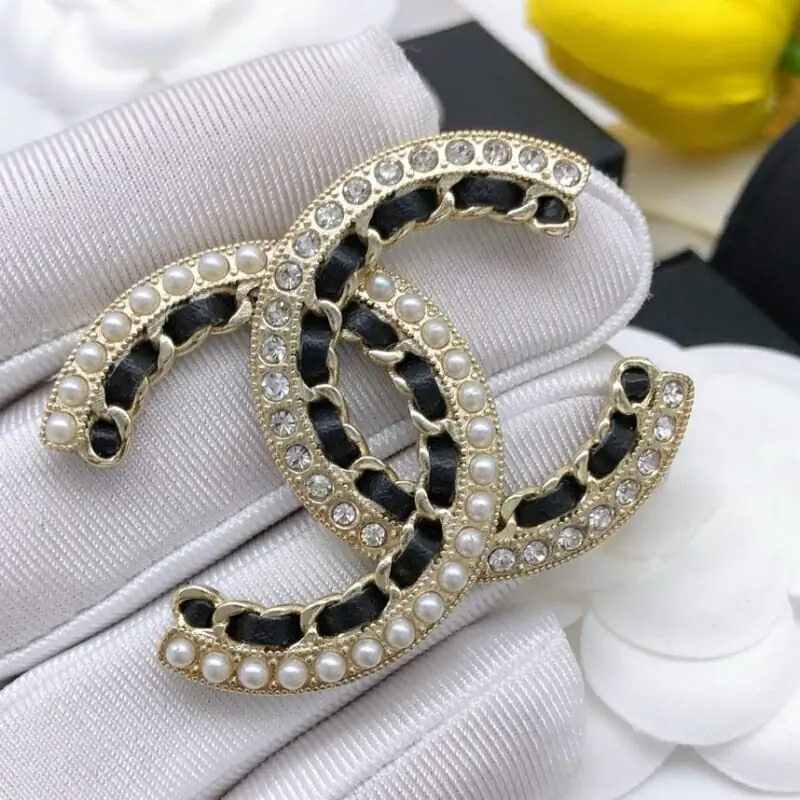 chanel brooches pour femme s_12053b13